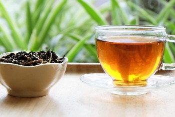 Bí quyết trẻ lâu, sống khỏe: Đây là lí do người Nhật chuộng trà xanh, người châu Âu thích vang đỏ